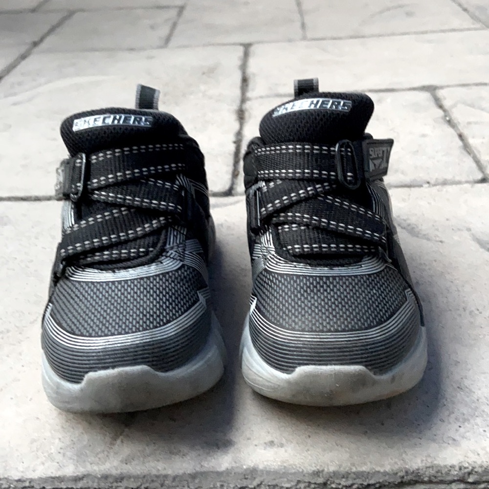 Black and SilverSkechers LIGHTS Toddler Boys 8